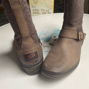 UGG zippered Robbie boots